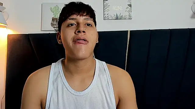 Snapshot of zeusapollofuck chatting on November 14, 2025, 2:15 am zeusapollofuck online show from November 14, 2025, 2:15 am