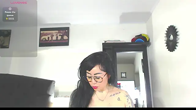 Snapshot of Vicky_hotmilf chatting on October 28, 2025, 1:43 pm Vicky hotmilf online show from October 28, 2025, 1:43 pm