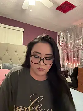 MyHoneyFrida online show from December 18, 2025, 3:55 am