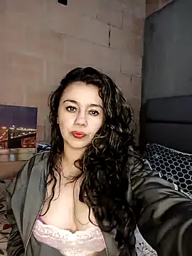 sexy-latina1 online show from October 14, 2025, 5:13 pm