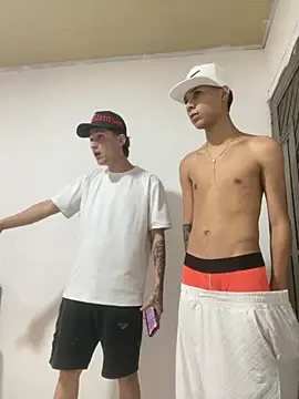 spicyboysvenezuelan online show from September 29, 2025, 5:58 am