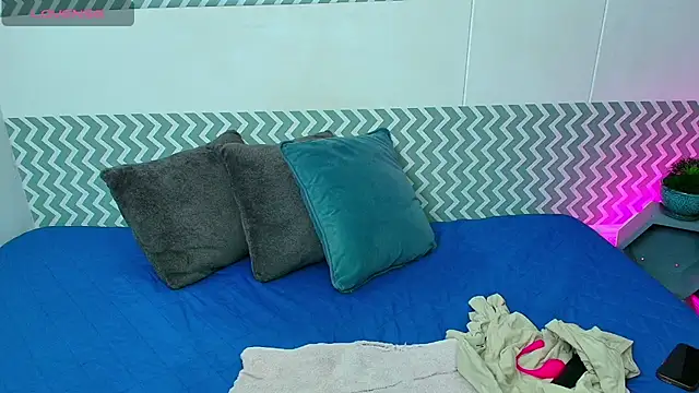 Snapshot of EmilyCoy_ chatting on October 15, 2025, 2:32 am EmilyCoy  online show from October 15, 2025, 2:32 am