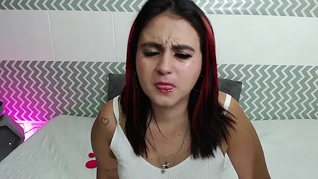 Snapshot of EmilyCoy_ chatting on October 19, 2025, 2:47 am EmilyCoy  online show from October 19, 2025, 2:47 am