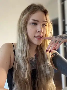 elliss  online show from September 17, 2025, 6:15 am