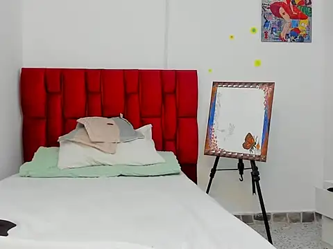 Snapshot of berenicelV chatting on October 25, 2025, 11:49 pm berenicelV online show from October 25, 2025, 11:49 pm