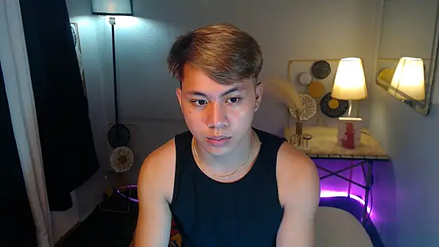 Urfucker drei online show from September 24, 2025, 8:10 am