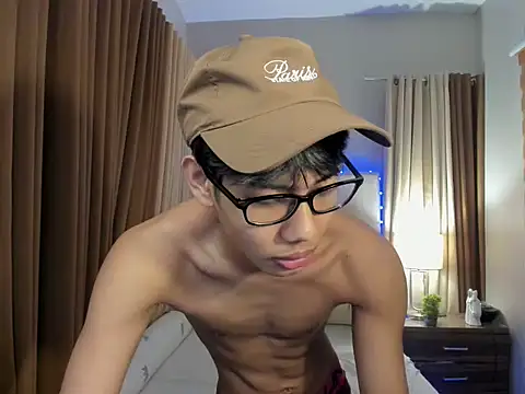 Snapshot of fucking_hot2 chatting on September 21, 2025, 9:25 am fucking hot2 online show from September 21, 2025, 9:25 am