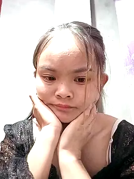 xinhxinhcute online show from September 13, 2025, 1:00 pm