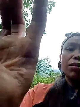 Snapshot of kihi-yo chatting on November 12, 2025, 1:21 am kihi-yo online show from November 12, 2025, 1:21 am