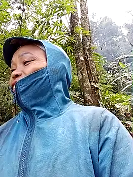 Snapshot of kihi-yo chatting on October 28, 2025, 5:50 am kihi-yo online show from October 28, 2025, 5:50 am