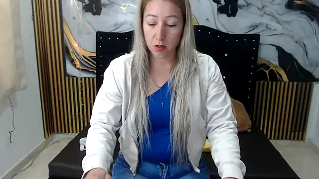 Snapshot of swetchrystal chatting on October 14, 2025, 4:07 pm swetchrystal online show from October 14, 2025, 4:07 pm