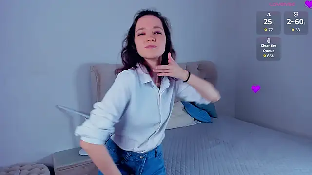 Snapshot of RolandaFolkes chatting on October 26, 2025, 4:24 am RolandaFolkes online show from October 26, 2025, 4:24 am