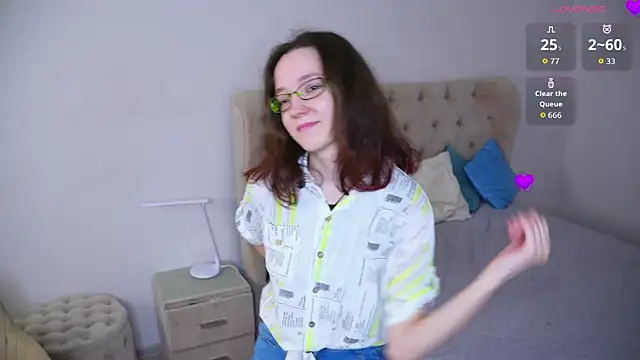 Snapshot of RolandaFolkes chatting on October 17, 2025, 4:49 am RolandaFolkes online show from October 17, 2025, 4:49 am