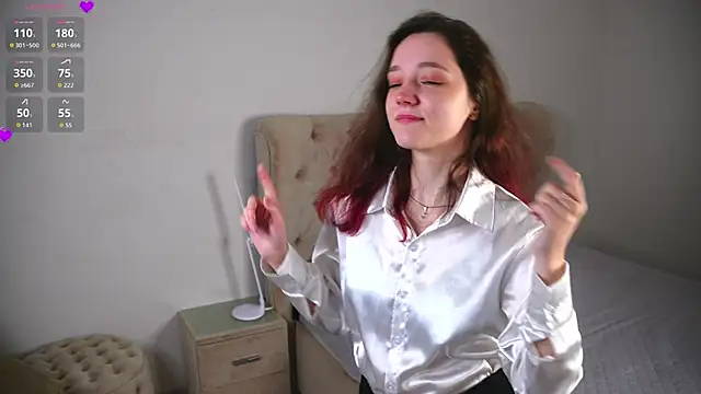 Snapshot of RolandaFolkes chatting on September 28, 2025, 4:30 am RolandaFolkes online show from September 28, 2025, 4:30 am