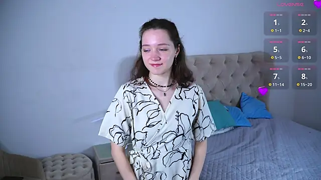 Snapshot of RolandaFolkes chatting on October 14, 2025, 4:35 am RolandaFolkes online show from October 14, 2025, 4:35 am