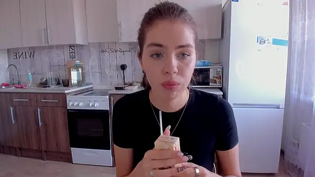 Kitty Mila online show from September 10, 2025, 8:57 am