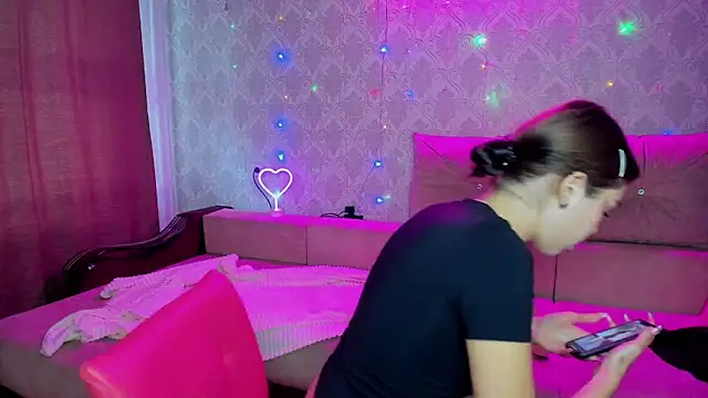 Kitty Mila online show from September 24, 2025, 9:05 am