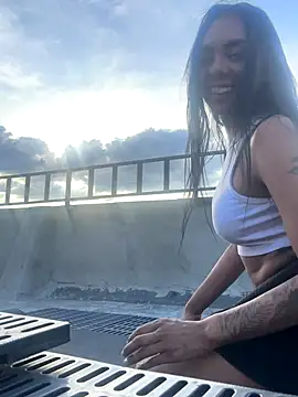 Snapshot of GiorgiaLuxee chatting on October 2, 2025, 9:51 pm GiorgiaLuxee online show from October 2, 2025, 9:51 pm