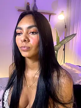 Snapshot of GiorgiaLuxee chatting on September 18, 2025, 10:57 pm GiorgiaLuxee online show from September 18, 2025, 10:57 pm