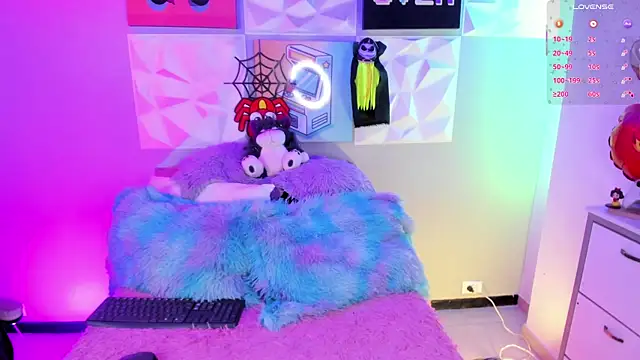 Snapshot of LindaWz_ chatting on October 28, 2025, 4:02 am LindaWz  online show from October 28, 2025, 4:02 am