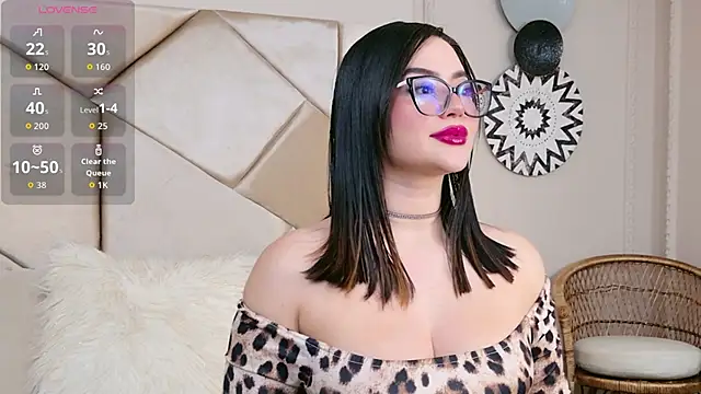 Catalina-Malave online show from November 5, 2025, 11:41 pm