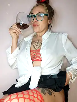 Snapshot of Gatithaaa chatting on October 12, 2025, 3:57 pm Gatithaaa online show from October 12, 2025, 3:57 pm