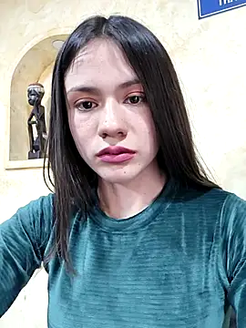 CHARLOTTE  05 online show from October 8, 2025, 3:24 pm