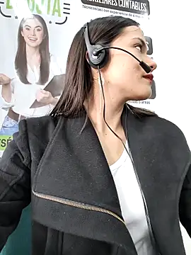 CHARLOTTE  05 online show from November 7, 2025, 12:53 pm