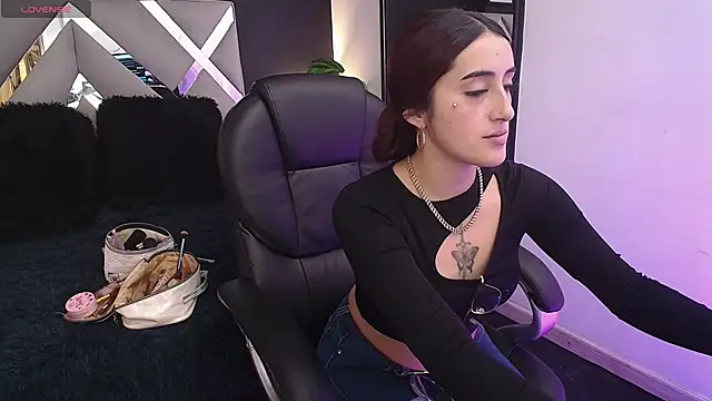 Snapshot of Miia_bunny chatting on October 29, 2025, 8:30 pm Miia bunny online show from October 29, 2025, 8:30 pm