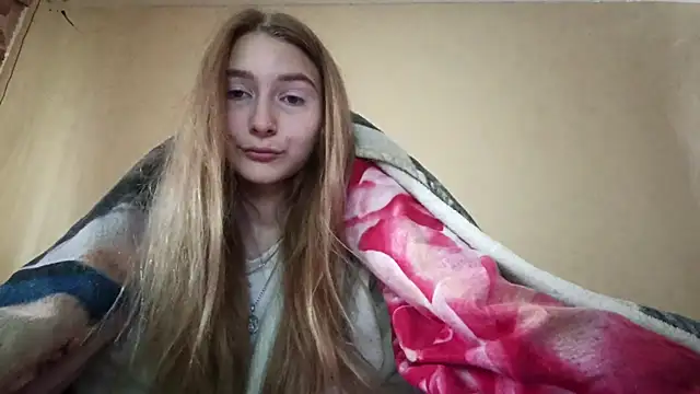 Nymera flare online show from September 25, 2025, 6:41 am