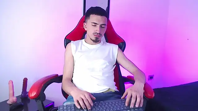 Horny Mikee online show from September 13, 2025, 12:38 pm