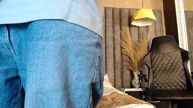 Snapshot of Boss_Domiinator chatting on October 6, 2025, 3:08 am Boss Domiinator online show from October 6, 2025, 3:08 am