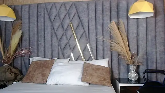 Snapshot of Boss_Domiinator chatting on October 4, 2025, 3:08 am Boss Domiinator online show from October 4, 2025, 3:08 am