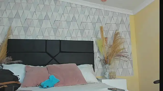 Boss Domiinator online show from February 11, 2026, 12:27 pm