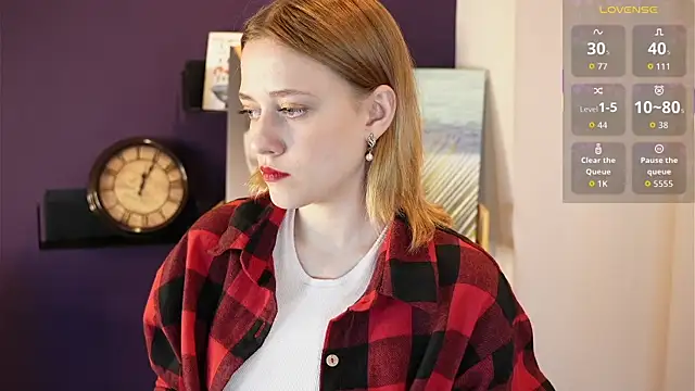 HollieCollelo online show from October 8, 2025, 3:41 am