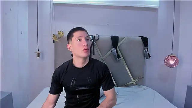 HunterHeat  online show from October 11, 2025, 12:17 pm