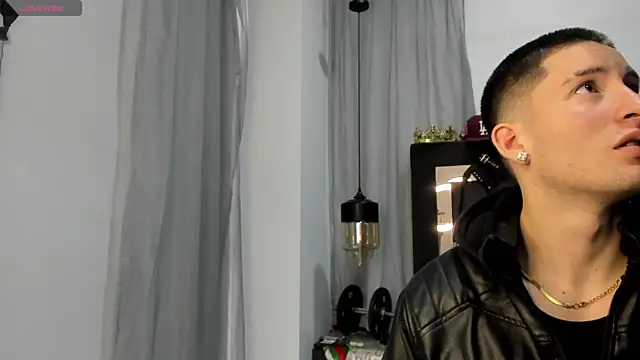 HunterHeat  online show from April 16, 2026, 12:17 pm