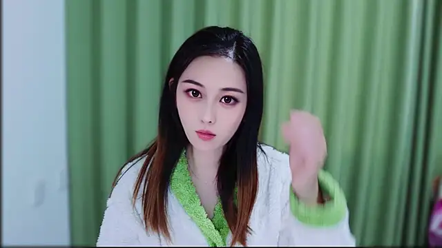 Snapshot of ccboyn_002 chatting on October 17, 2025, 8:39 am ccboyn 002 online show from October 17, 2025, 8:39 am