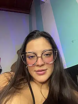 alilith online show from December 22, 2025, 8:42 pm