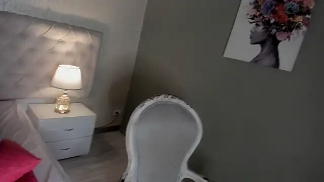 Snapshot of EmmaaGrey chatting on September 29, 2025, 1:17 pm EmmaaGrey online show from September 29, 2025, 1:17 pm