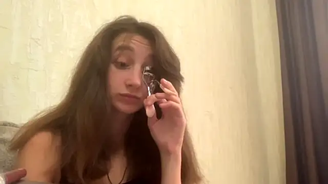 Cutie Emilia online show from September 17, 2025, 12:18 pm