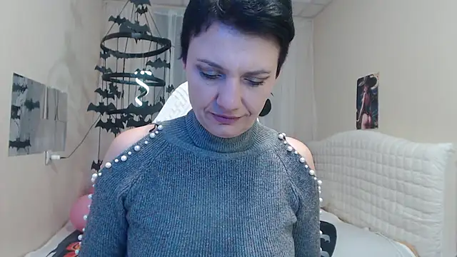 Snapshot of AvaSaturnian chatting on October 13, 2025, 12:18 pm AvaSaturnian online show from October 13, 2025, 12:18 pm