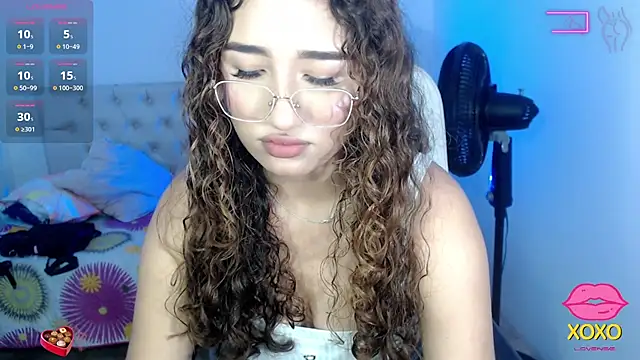 sasha 17  online show from September 23, 2025, 4:36 pm