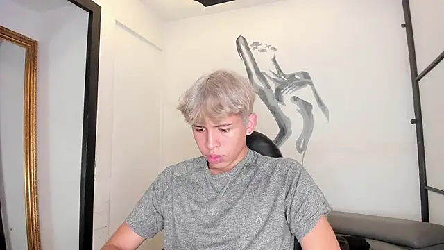 Snapshot of RyderStone_ chatting on October 1, 2025, 2:43 pm RyderStone  online show from October 1, 2025, 2:43 pm