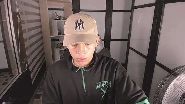 Snapshot of RyderStone_ chatting on October 30, 2025, 3:49 am RyderStone  online show from October 30, 2025, 3:49 am