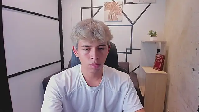 Snapshot of RyderStone_ chatting on October 21, 2025, 4:45 am RyderStone  online show from October 21, 2025, 4:45 am