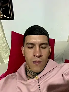 Snapshot of dilan_abraham12 chatting on October 31, 2025, 1:57 am dilan abraham12 online show from October 31, 2025, 1:57 am