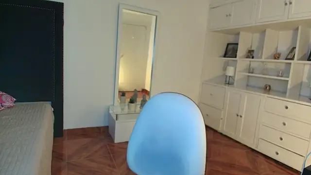 Snapshot of nina_moen chatting on January 10, 2026, 3:24 am nina moen online show from January 10, 2026, 3:24 am