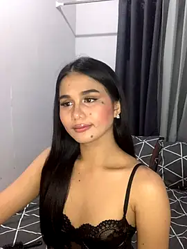 Snapshot of AngelHille chatting on October 5, 2025, 3:58 pm AngelHille online show from October 5, 2025, 3:58 pm