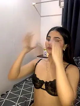 Snapshot of AngelHille chatting on September 24, 2025, 4:57 pm AngelHille online show from September 24, 2025, 4:57 pm